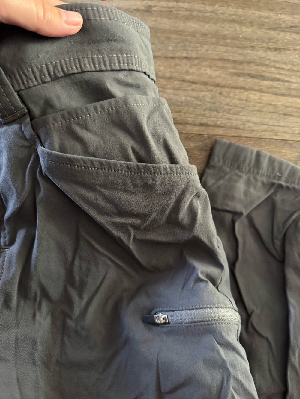 Wrangler Men's Chinos Dark Gray Back-Pocket Detail - Picture 4 of 5